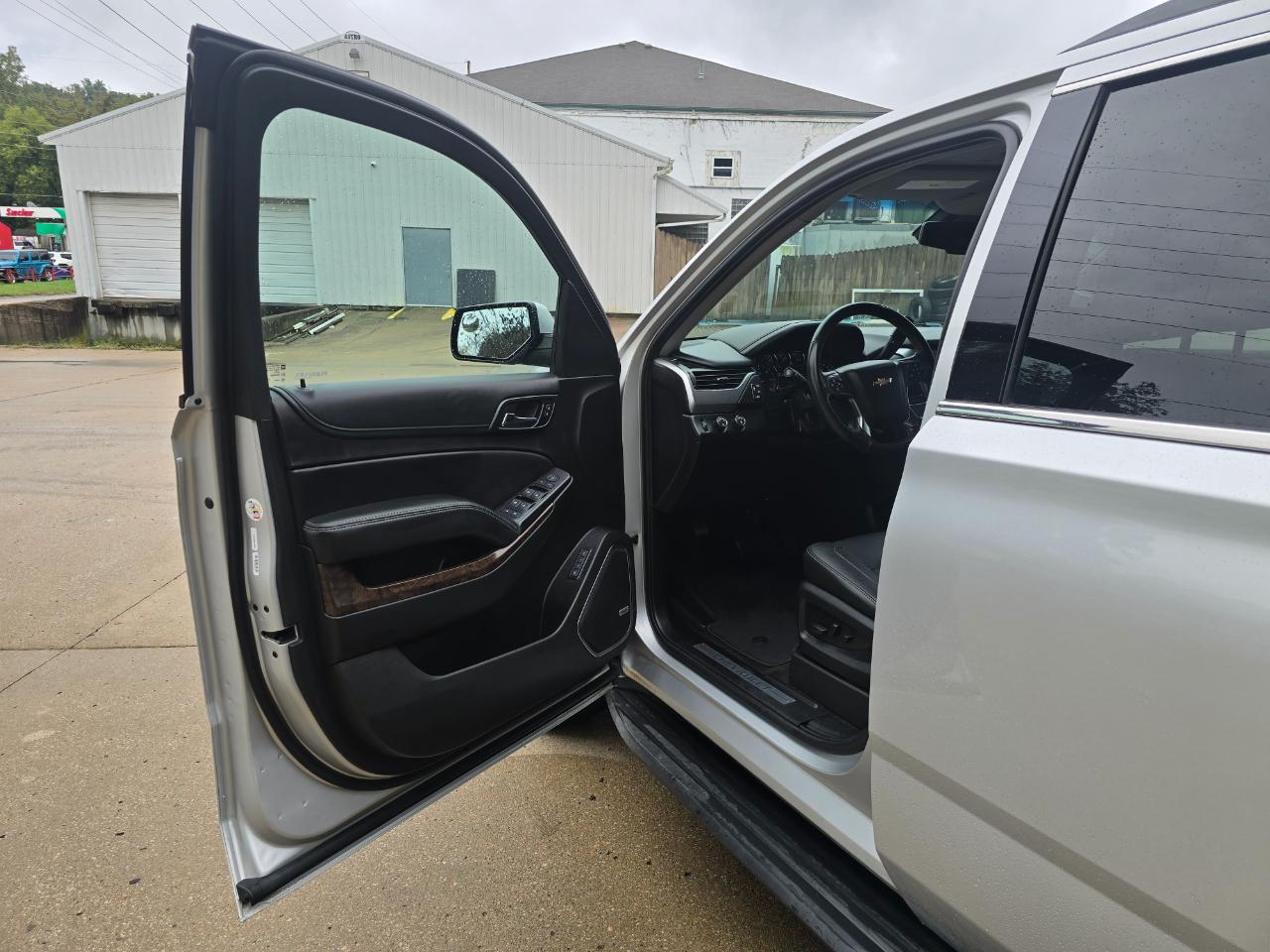 Chevrolet Suburban LT 4WD 2018