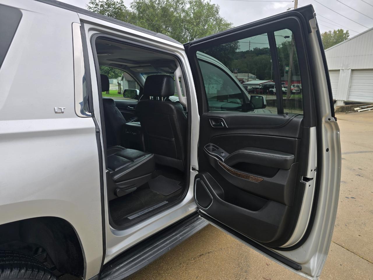 Chevrolet Suburban LT 4WD 2018