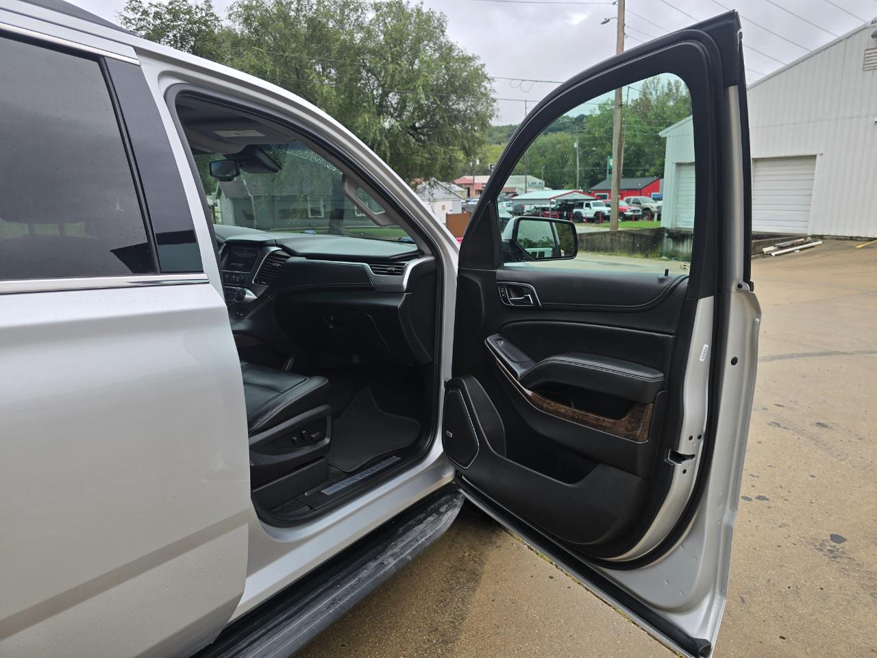 Chevrolet Suburban LT 4WD 2018