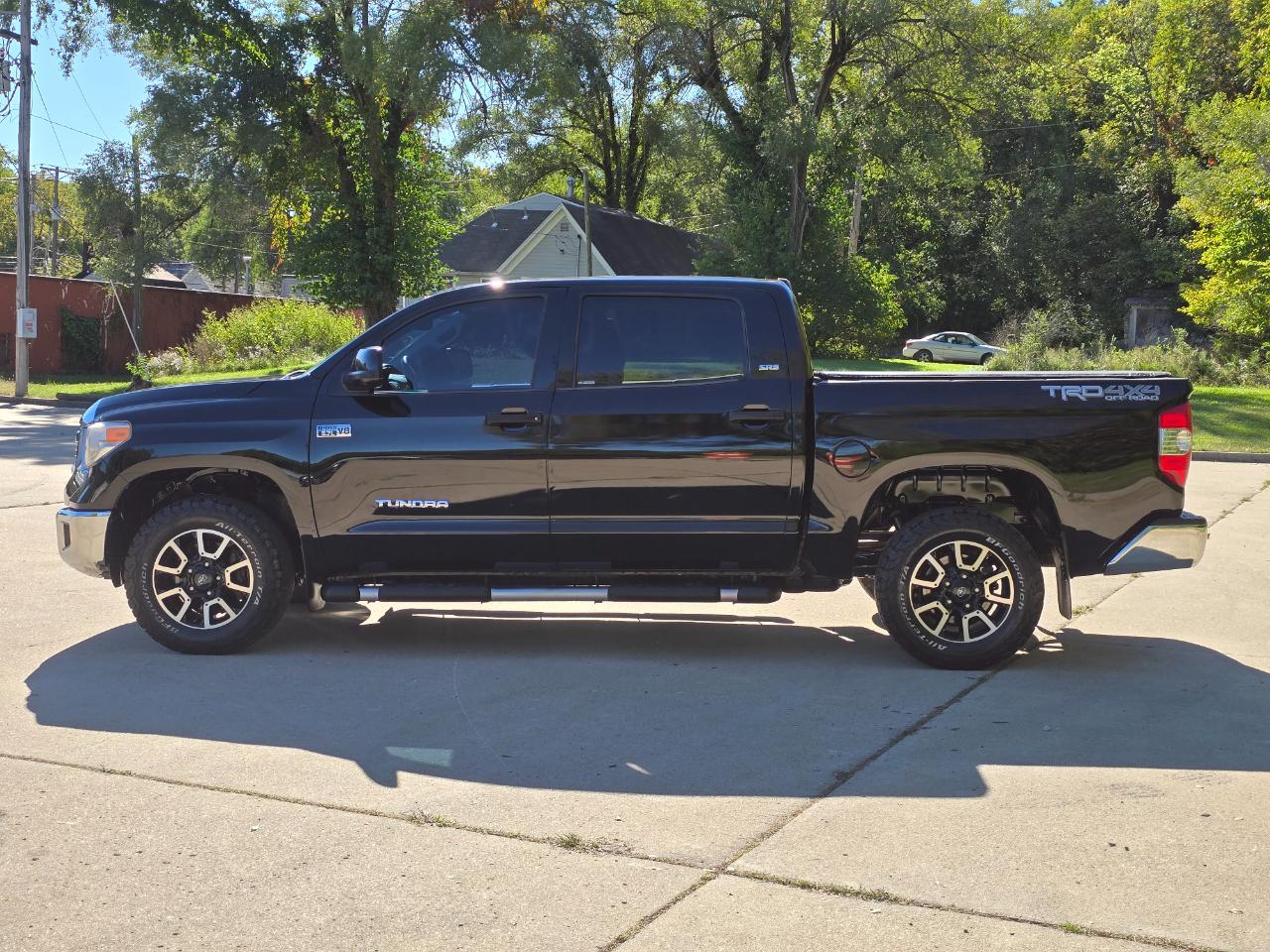Toyota Tundra SR5 5.7L V8 FFV CrewMax 4WD 2015