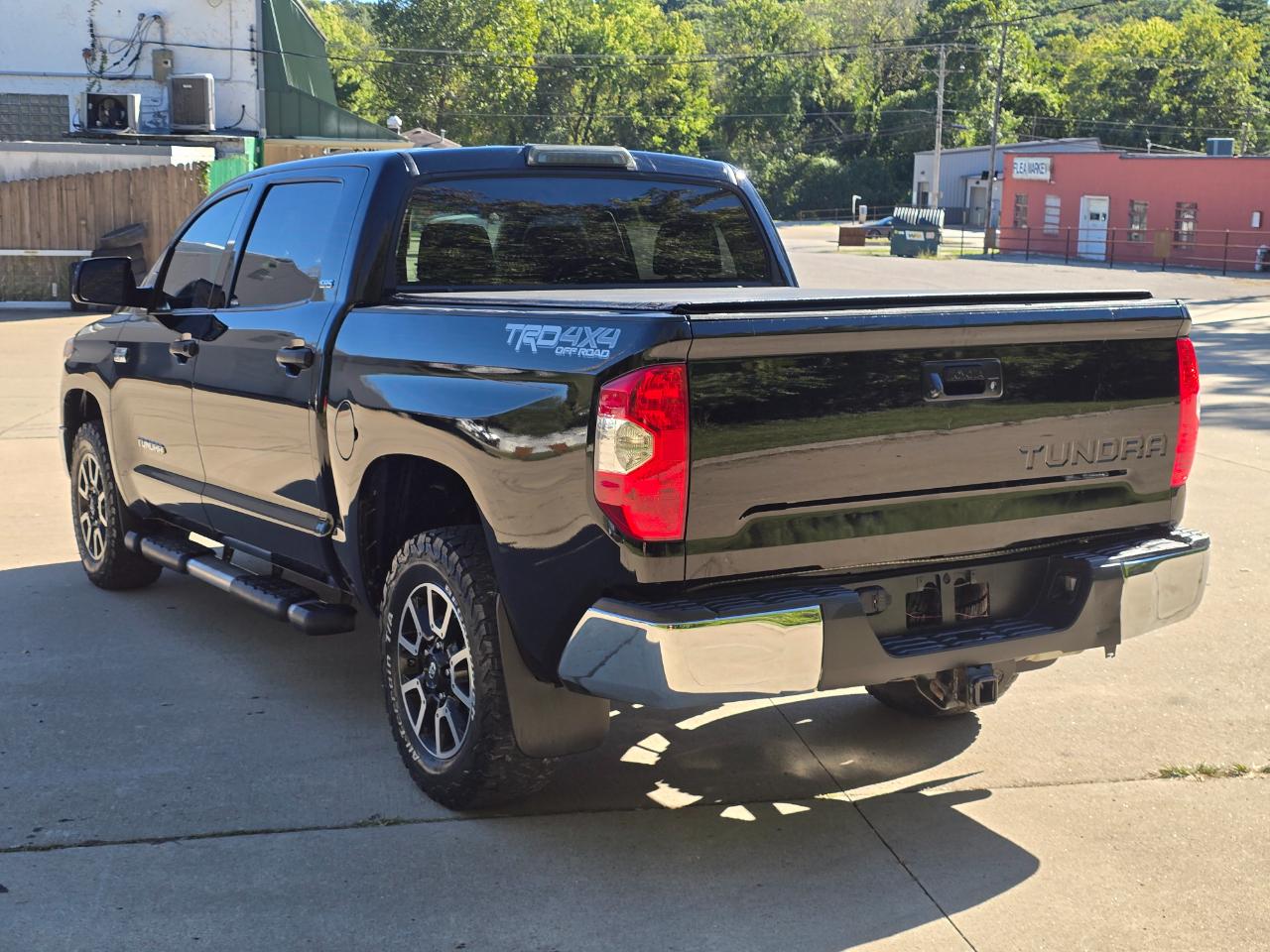 Toyota Tundra SR5 5.7L V8 FFV CrewMax 4WD 2015
