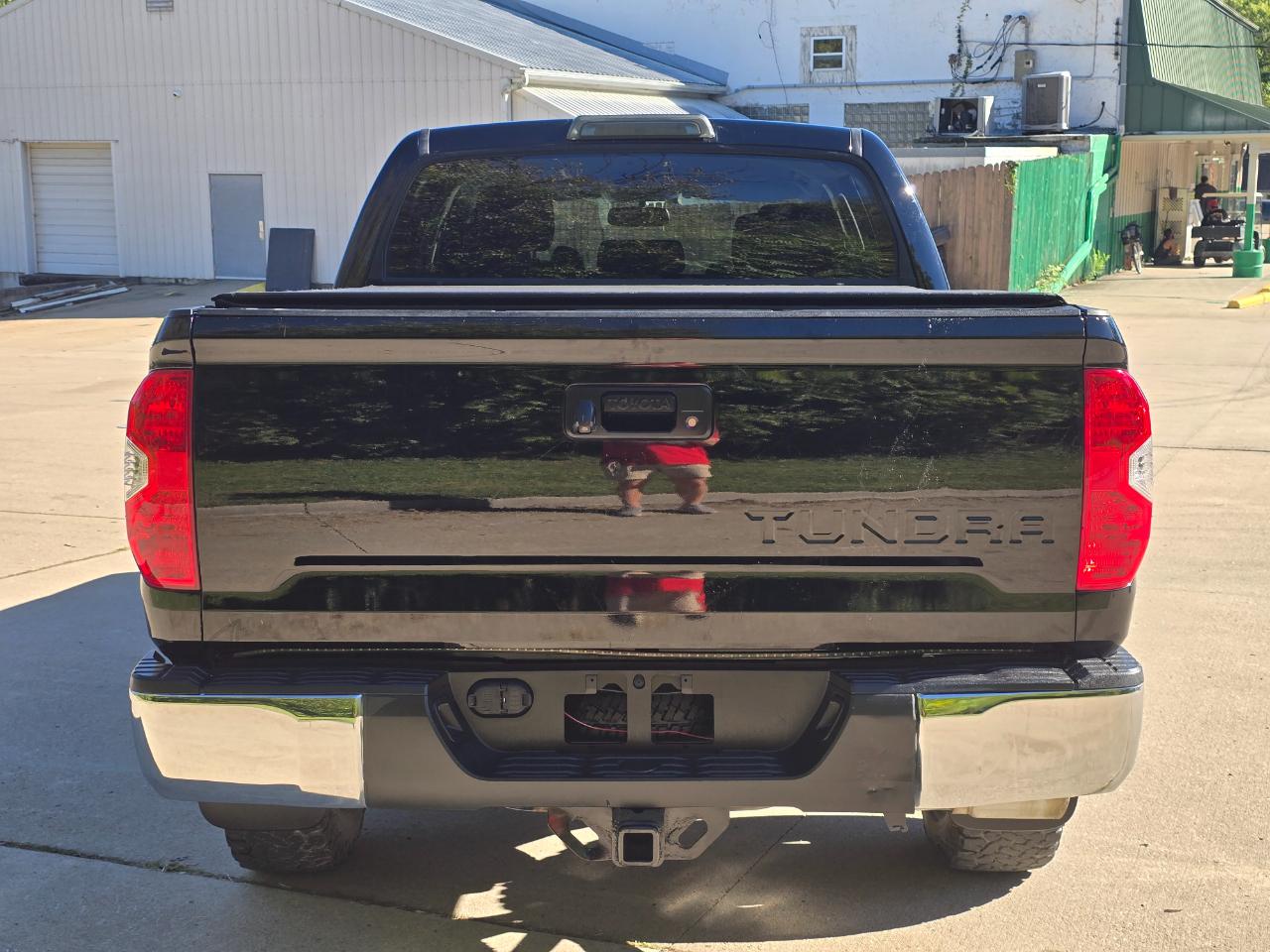 Toyota Tundra SR5 5.7L V8 FFV CrewMax 4WD 2015