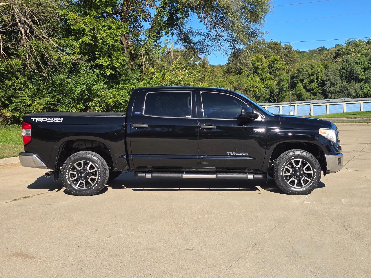 Toyota Tundra SR5 5.7L V8 FFV CrewMax 4WD 2015