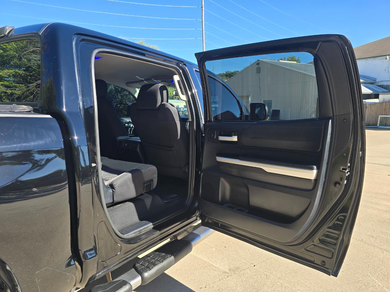 Toyota Tundra SR5 5.7L V8 FFV CrewMax 4WD 2015