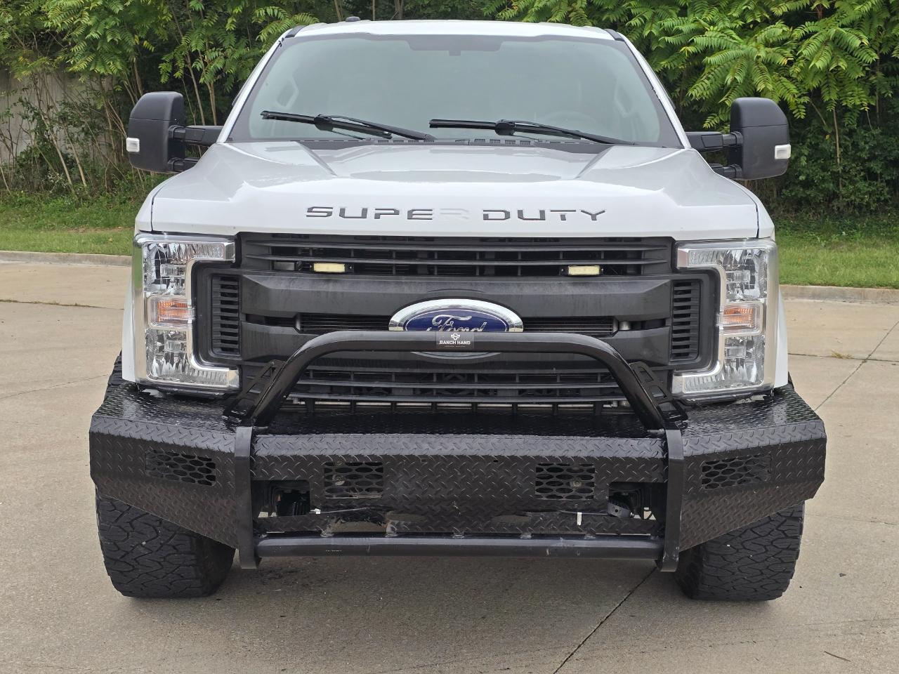 Ford F-250SD photo 2