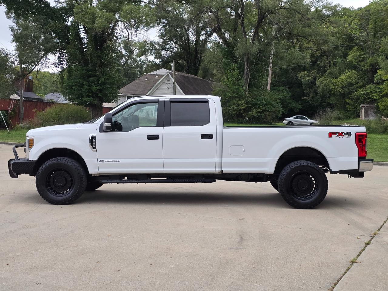 Ford F-250SD photo 4
