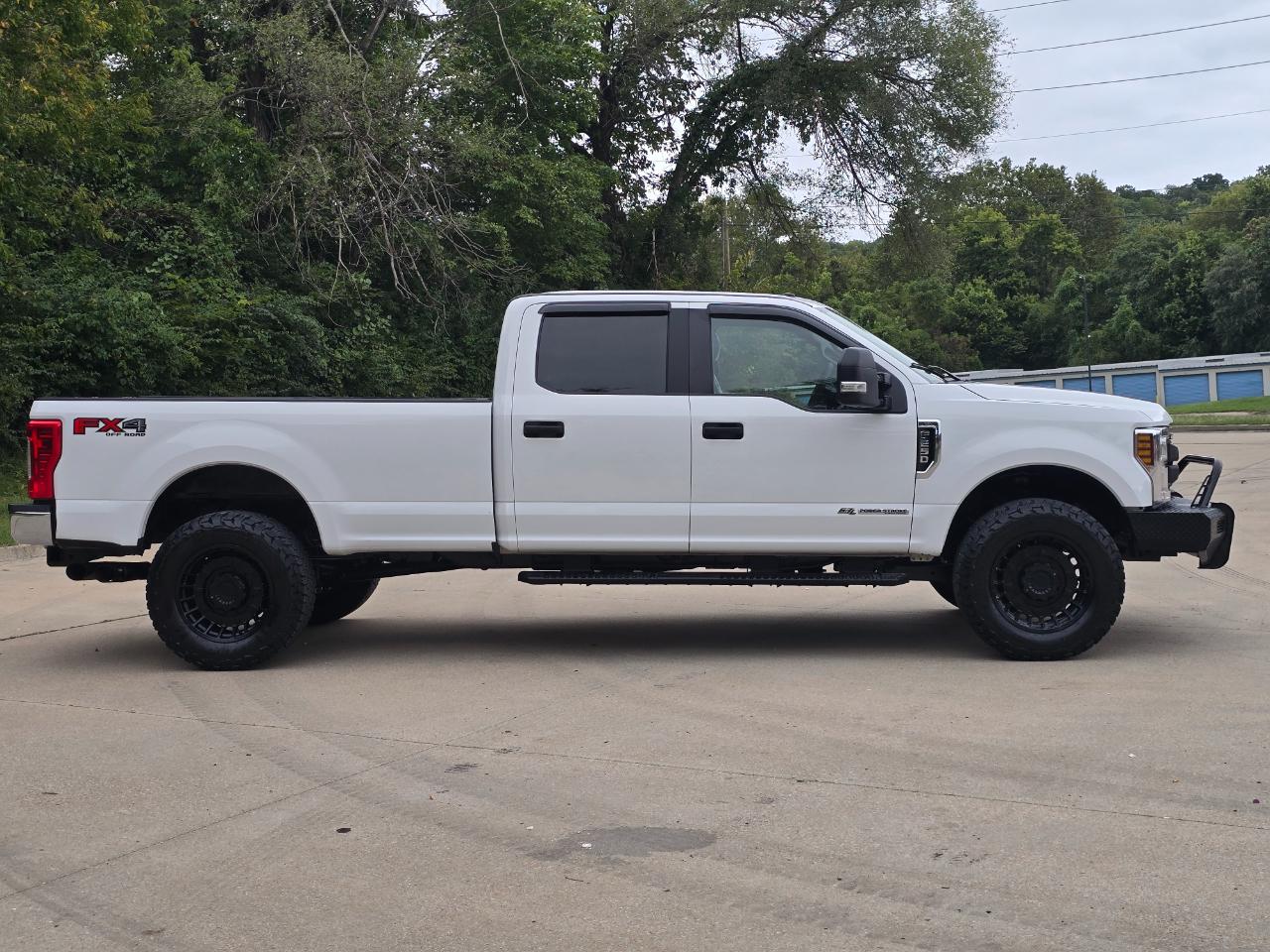 Ford F-250SD photo 8