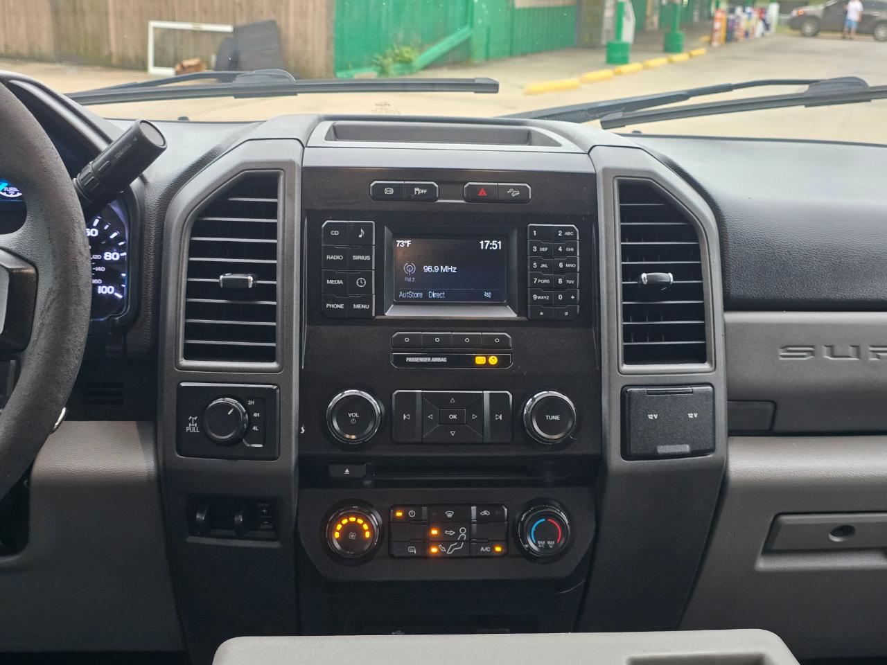 Ford F-250SD photo 12
