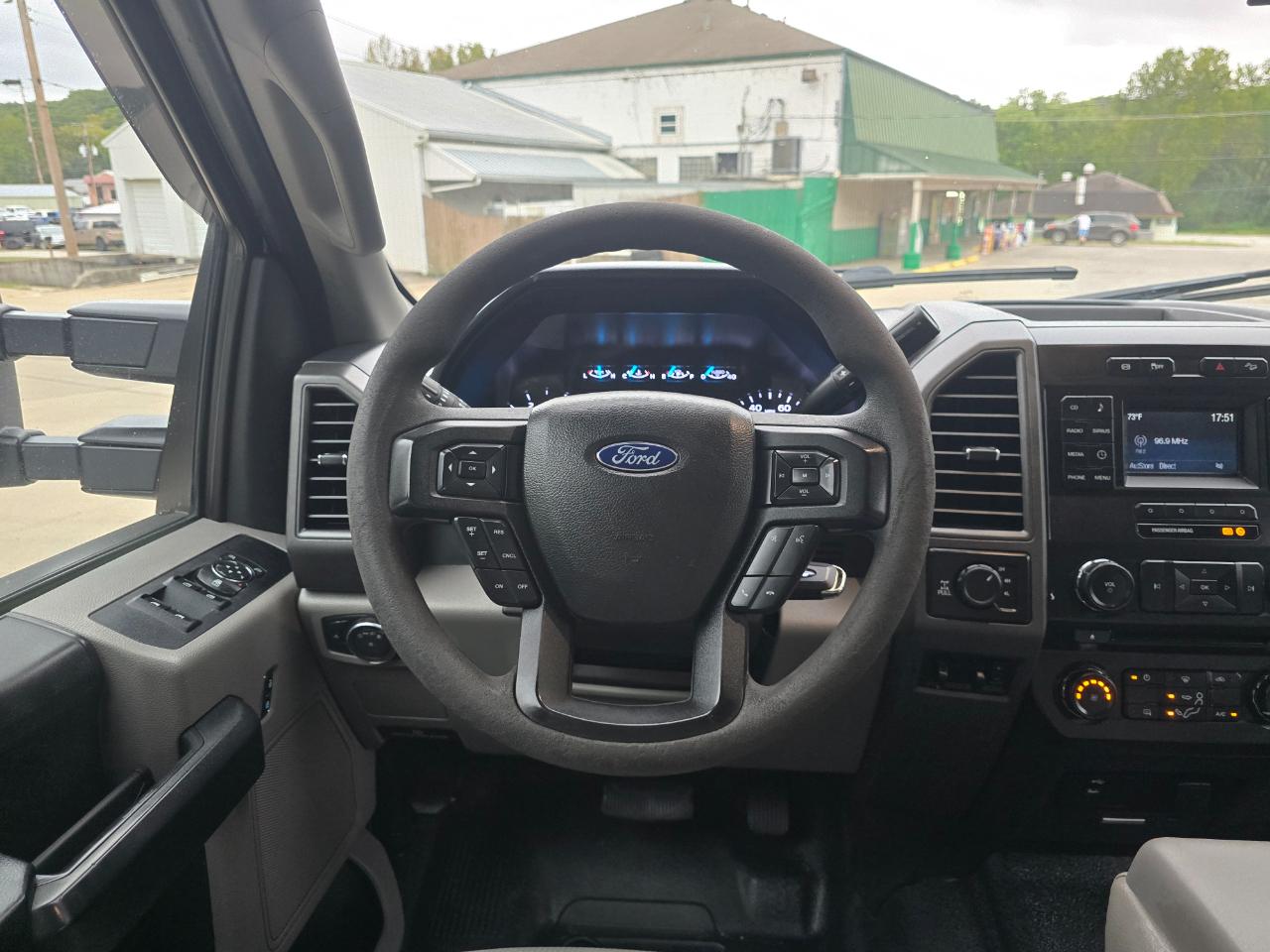 Ford F-250SD photo 13