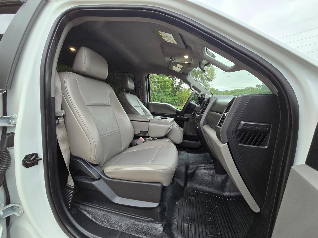 Ford F-250SD photo 19