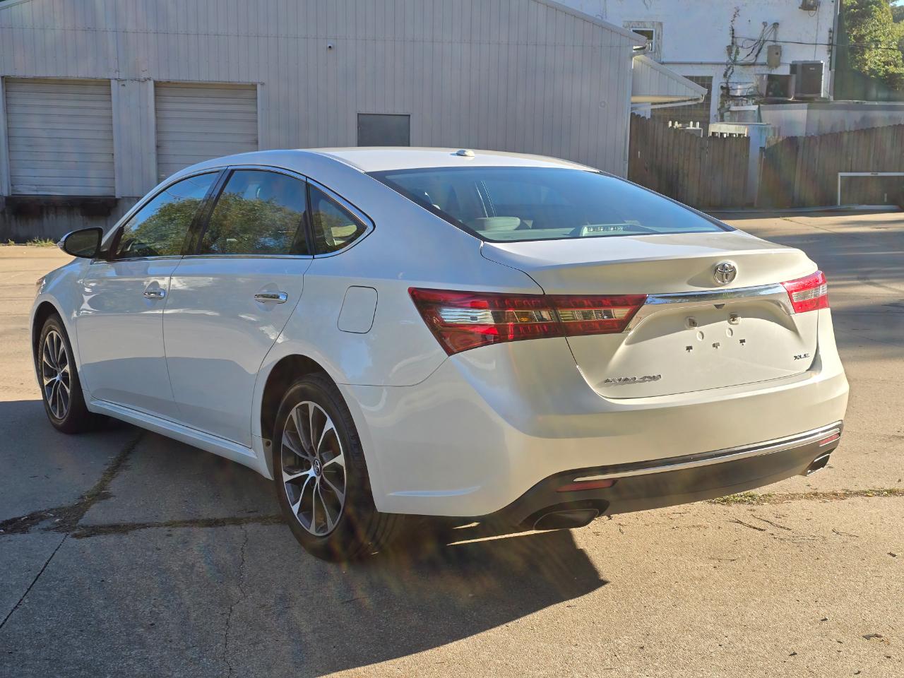Toyota Avalon photo 4