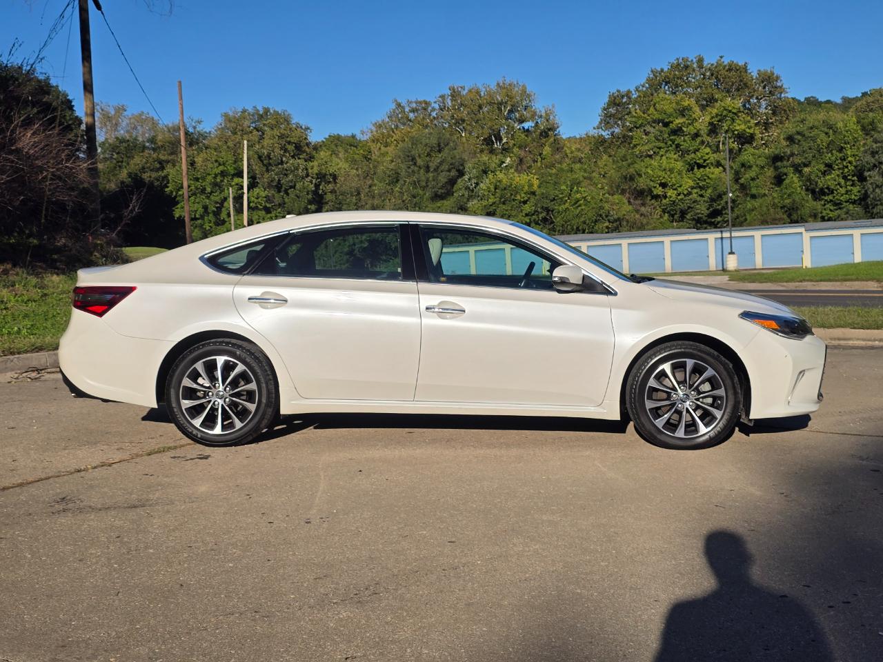 Toyota Avalon photo 7