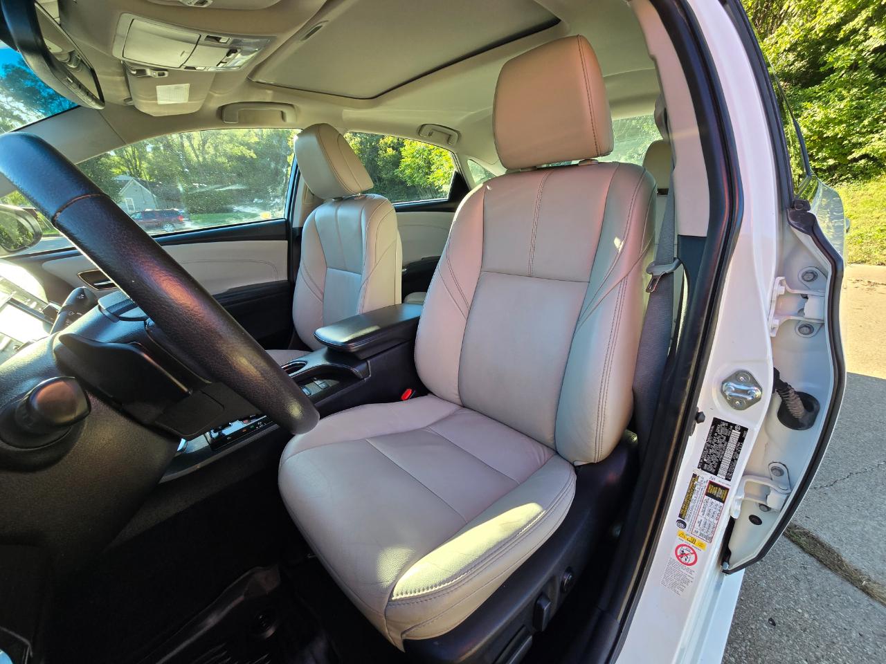 Toyota Avalon photo 9