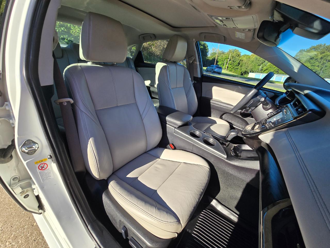 Toyota Avalon photo 18