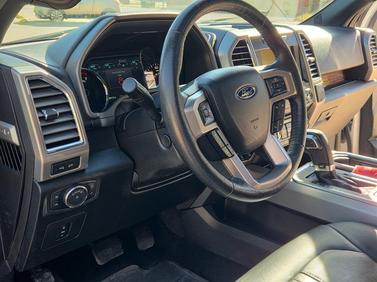 Ford F-150 photo 11