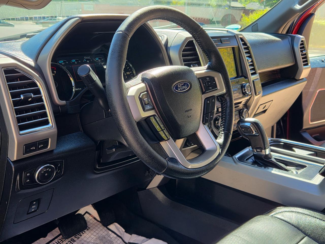 Ford F-150 photo 12
