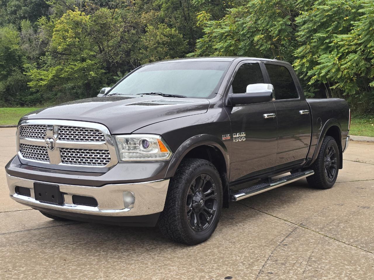 RAM 1500 Laramie Crew Cab SWB 4WD 2014
