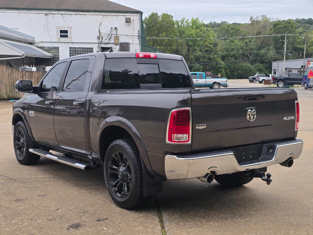 RAM 1500 Laramie Crew Cab SWB 4WD 2014