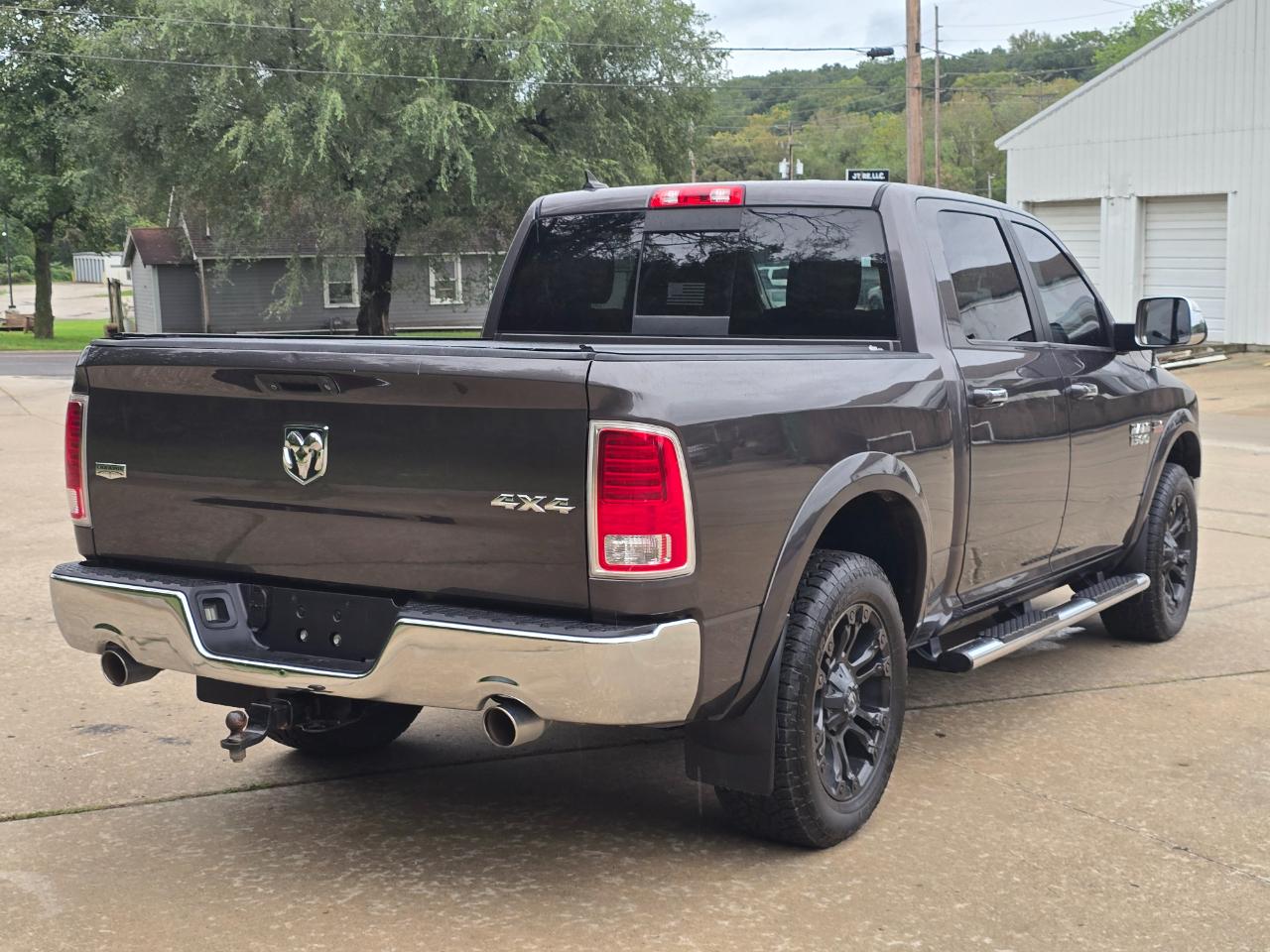 RAM 1500 Laramie Crew Cab SWB 4WD 2014