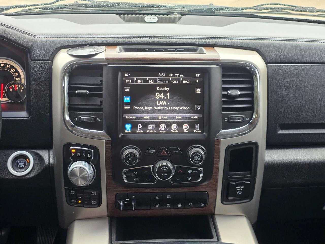 RAM 1500 Laramie Crew Cab SWB 4WD 2014