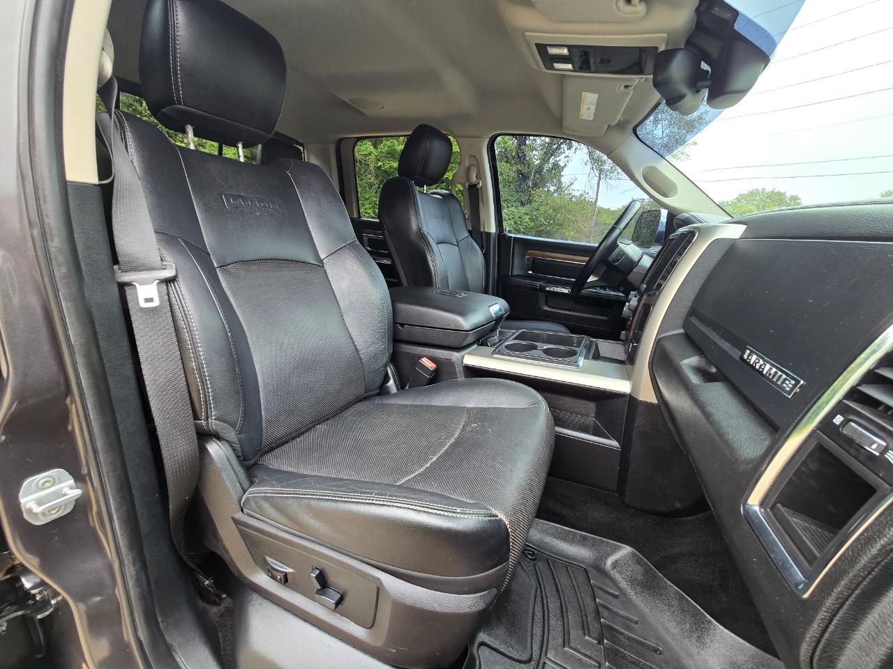 RAM 1500 Laramie Crew Cab SWB 4WD 2014
