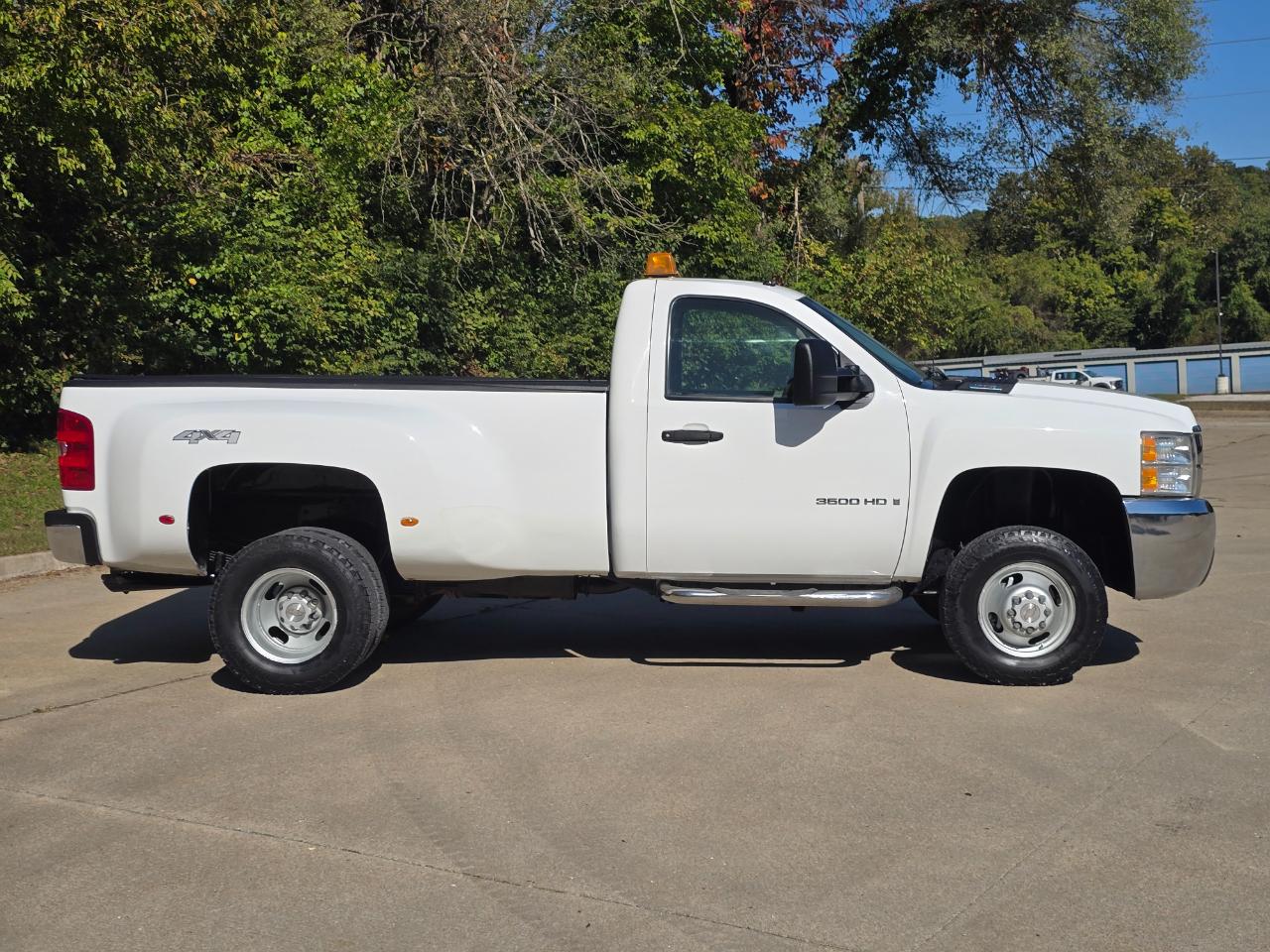 Chevrolet Silverado 3500HD LT1 Long Box DRW 4WD 2007