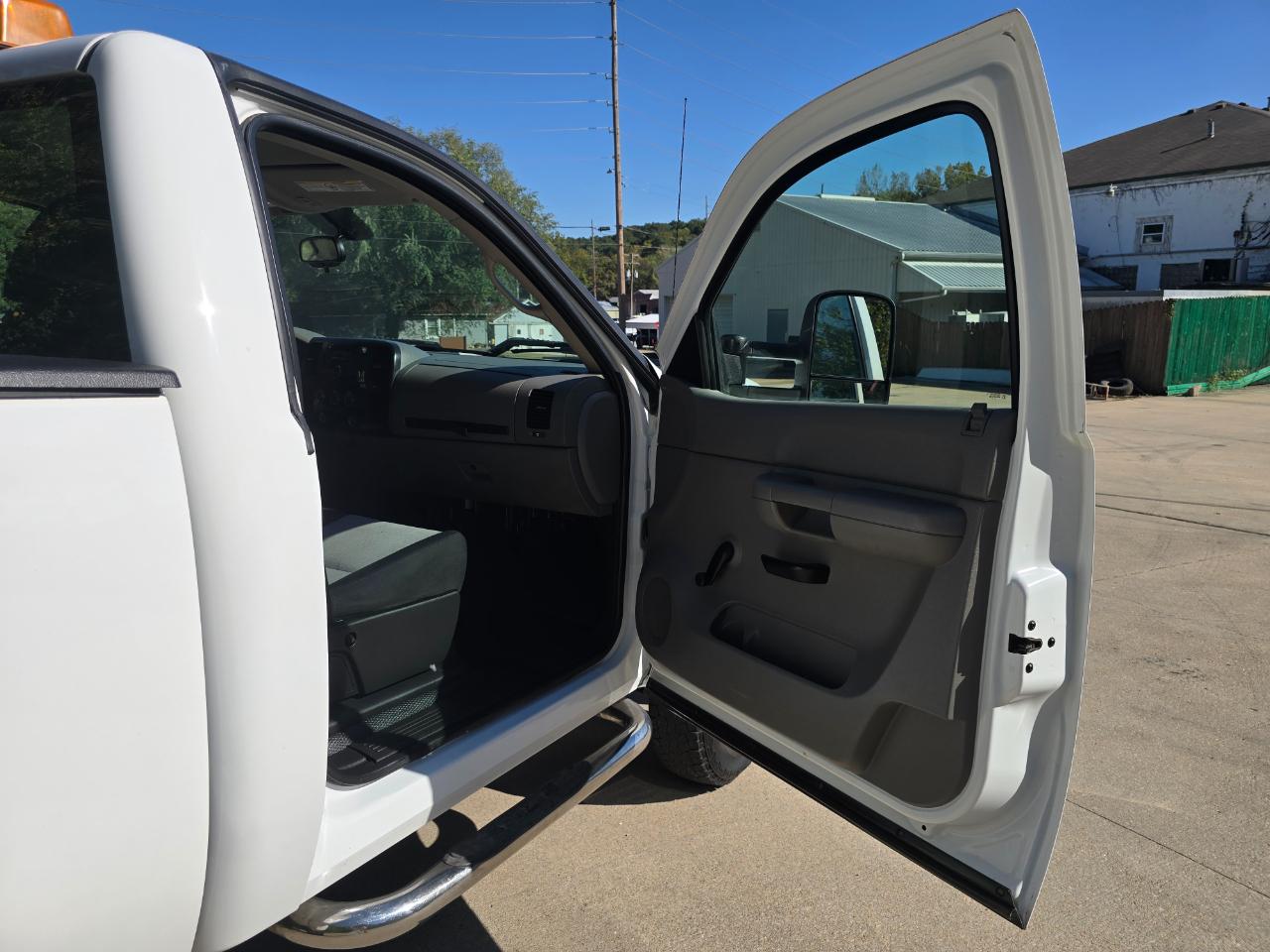 Chevrolet Silverado 3500HD LT1 Long Box DRW 4WD 2007