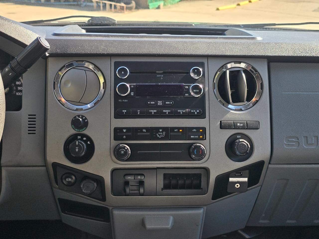 Ford F-250 SD Lariat Crew Cab 4WD 2015