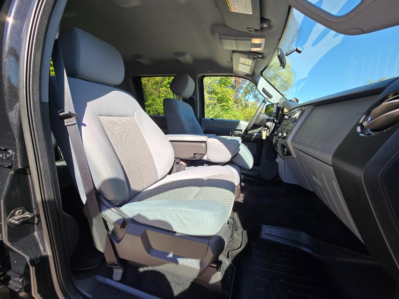 Ford F-250 SD Lariat Crew Cab 4WD 2015