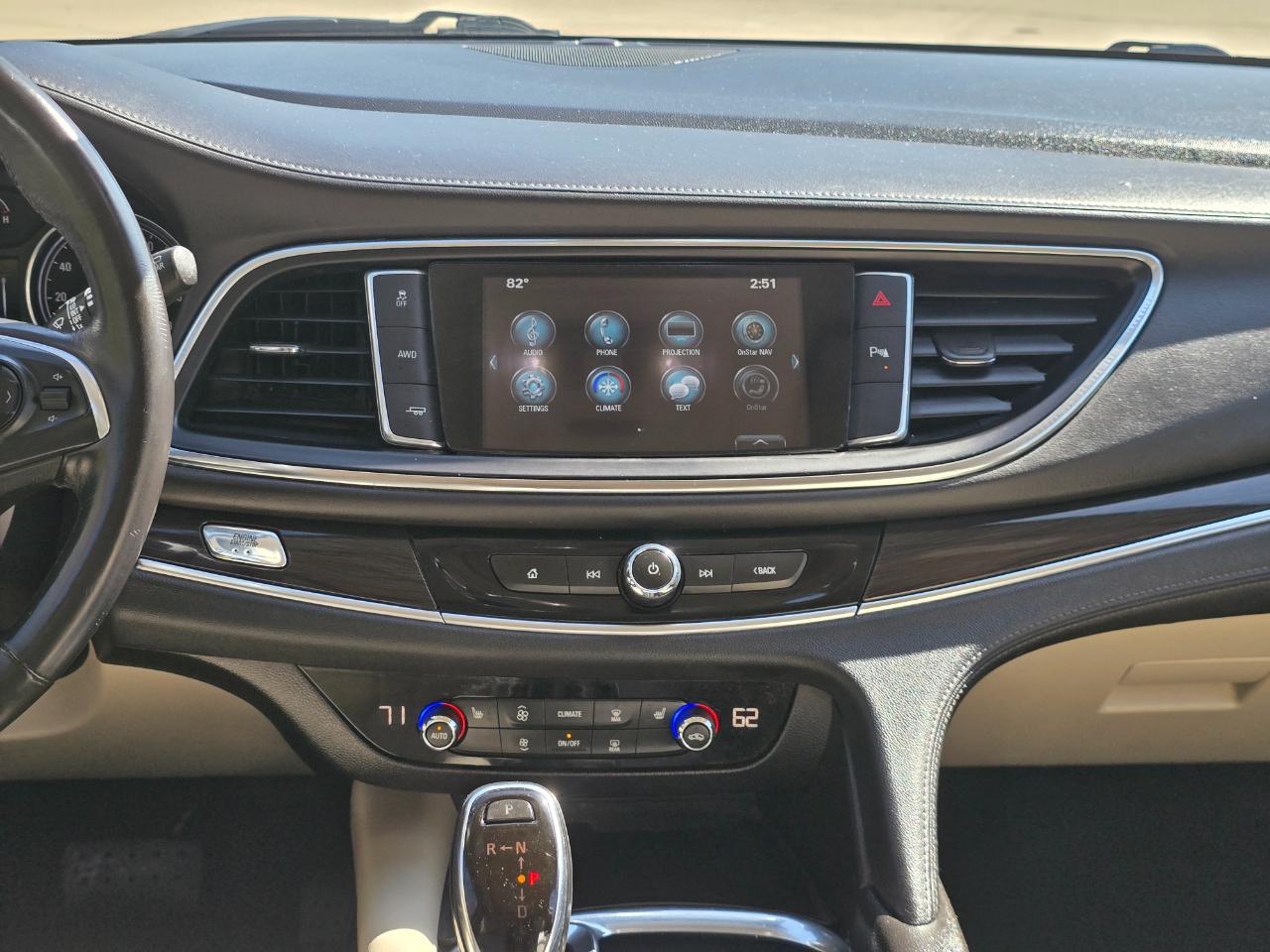 Buick Enclave Essence AWD 2018