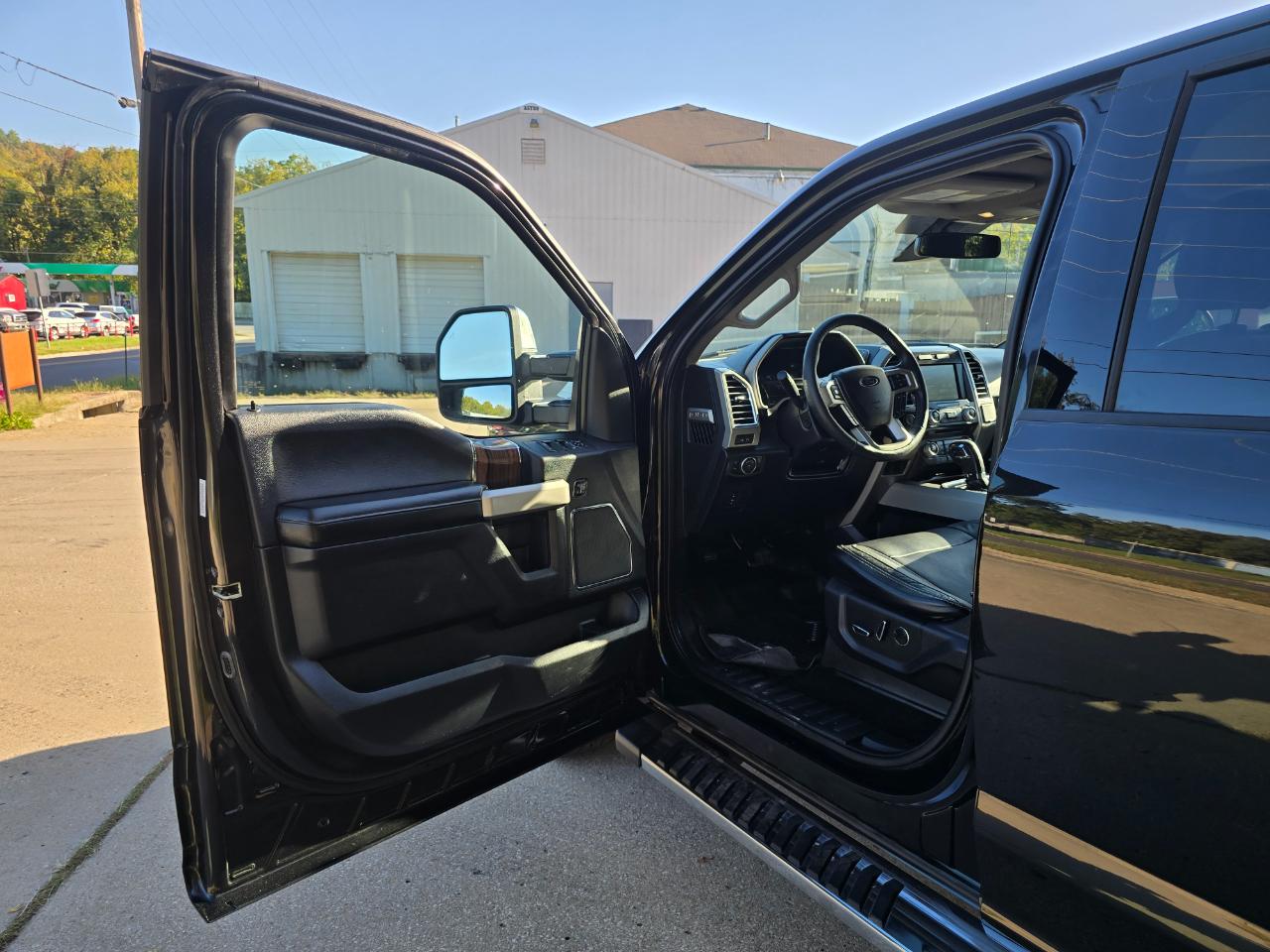 Ford F-150 Lariat SuperCrew 5.5-ft. Bed 4WD 2015