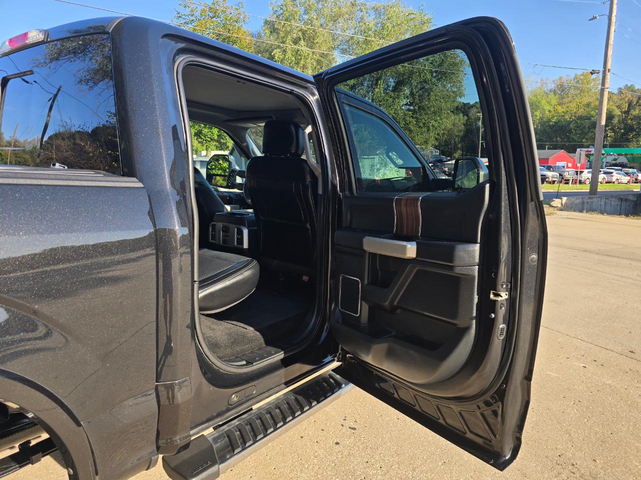 Ford F-150 Lariat SuperCrew 5.5-ft. Bed 4WD 2015