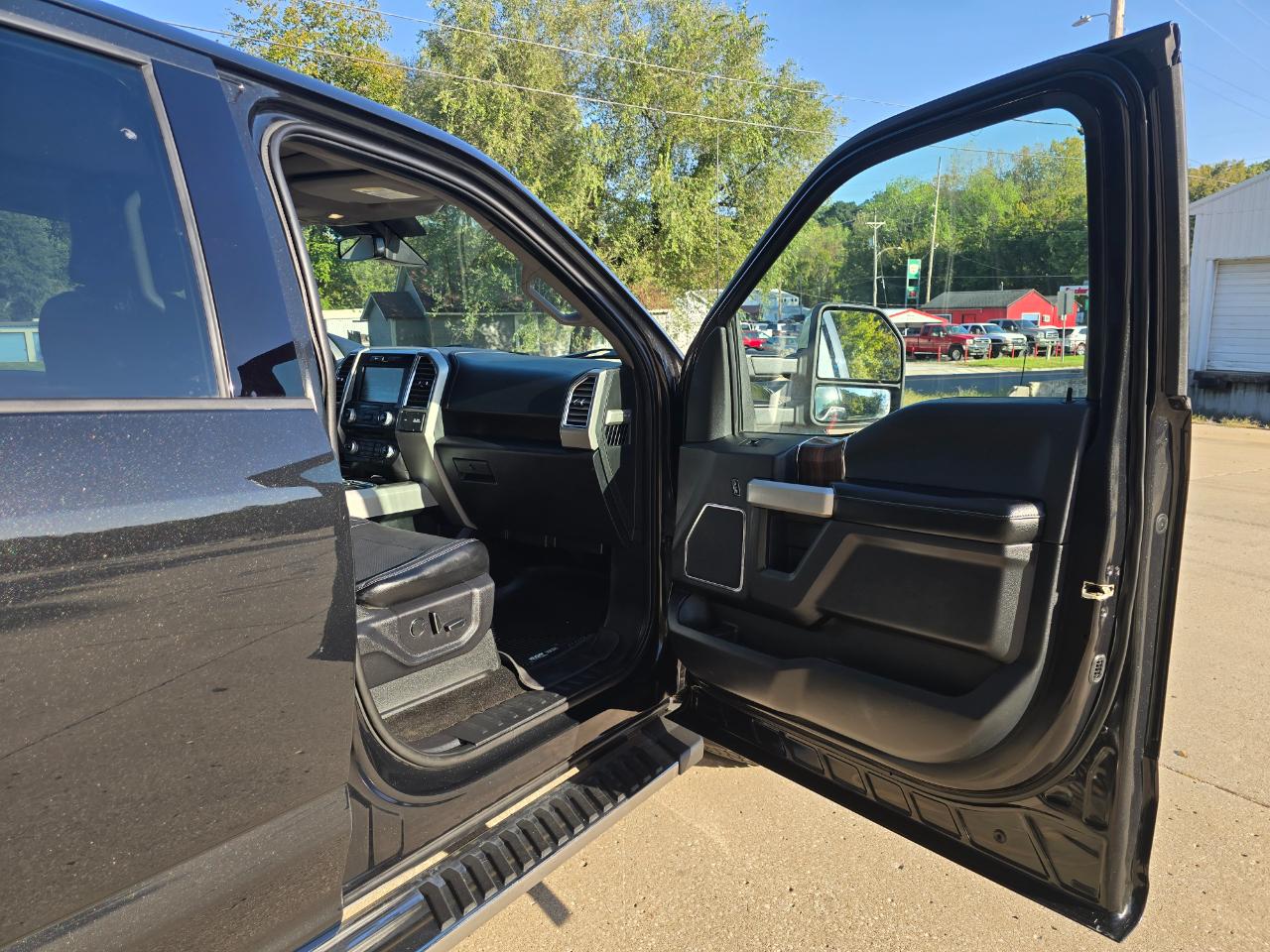 Ford F-150 Lariat SuperCrew 5.5-ft. Bed 4WD 2015