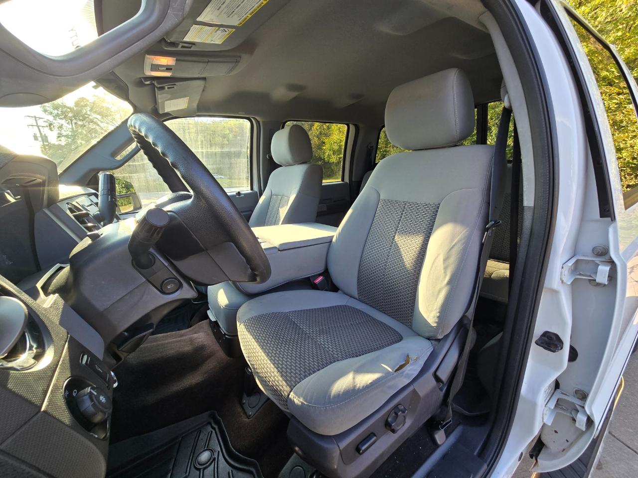 Ford F-250 SD XLT Crew Cab 4WD 2012