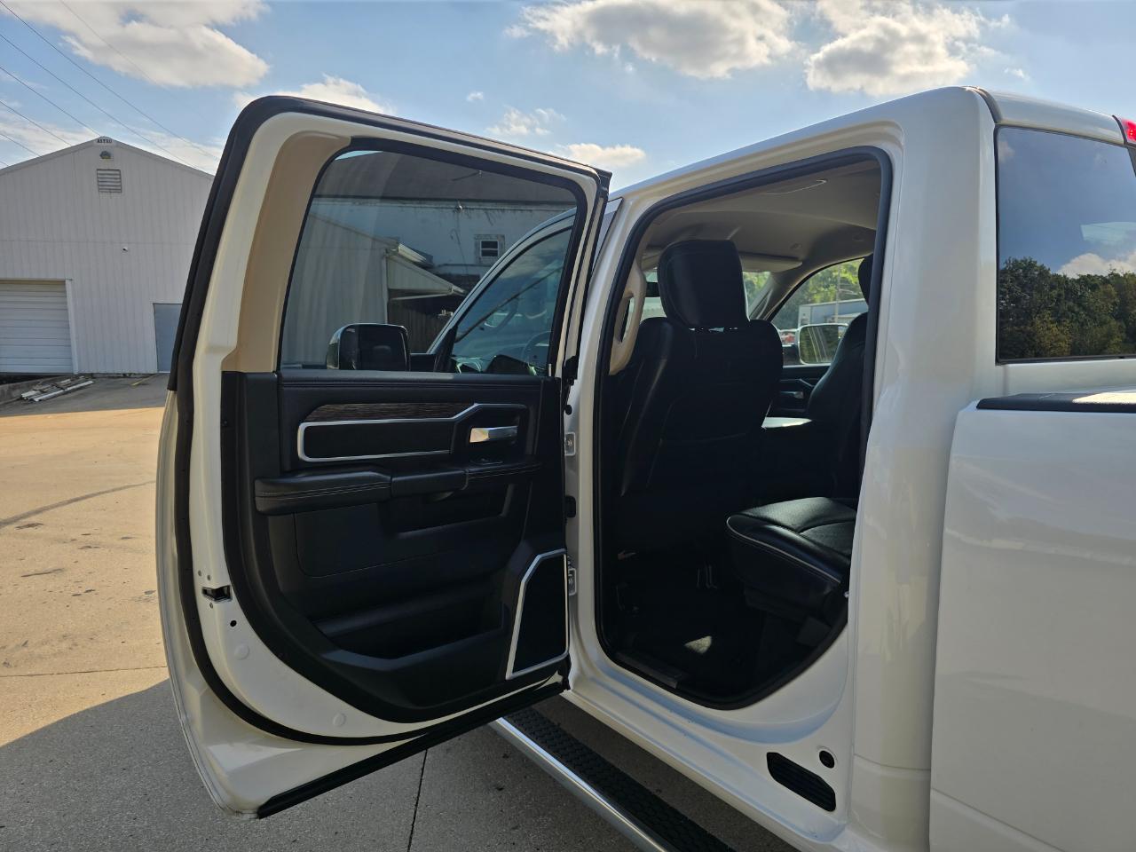 RAM 2500 Laramie Crew Cab SWB 4WD 2020