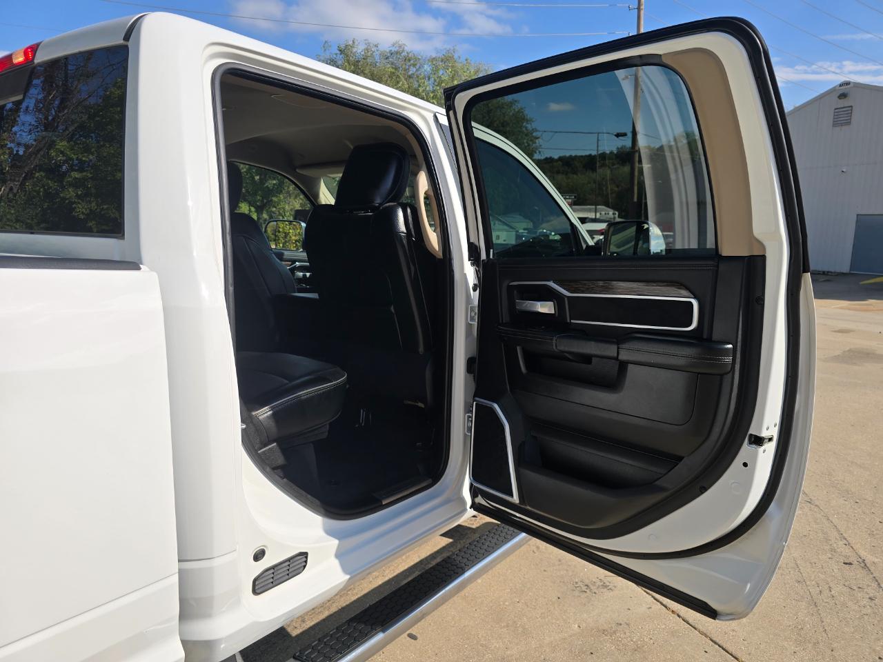 RAM 2500 Laramie Crew Cab SWB 4WD 2020