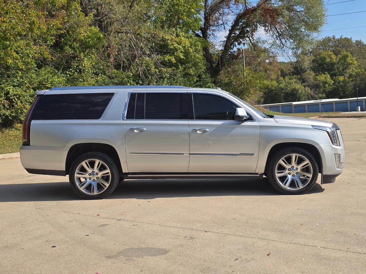 Cadillac Escalade ESV Premium 4WD 2015
