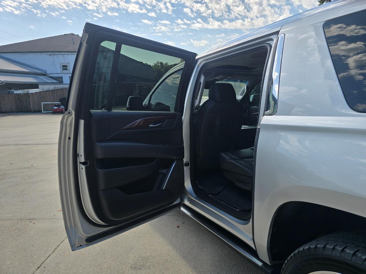Cadillac Escalade ESV Premium 4WD 2015