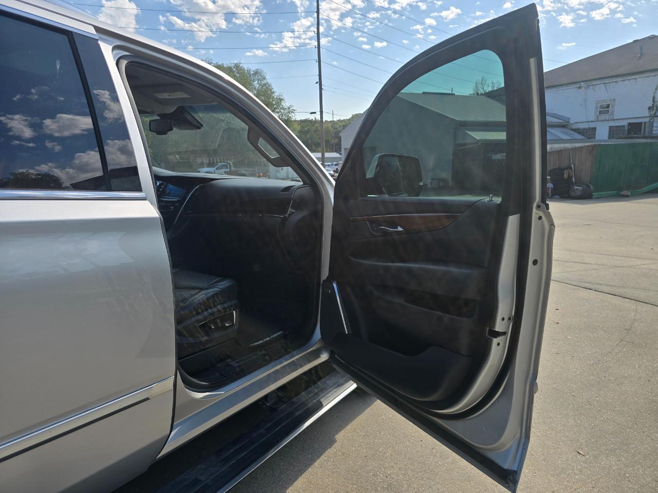 Cadillac Escalade ESV Premium 4WD 2015