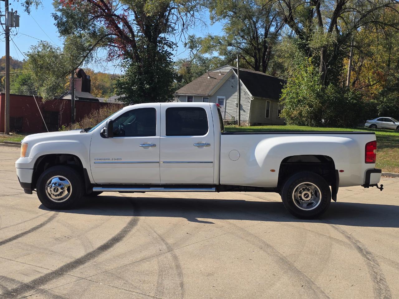 GMC Sierra 3500HD Denali Crew Cab 4WD 2013