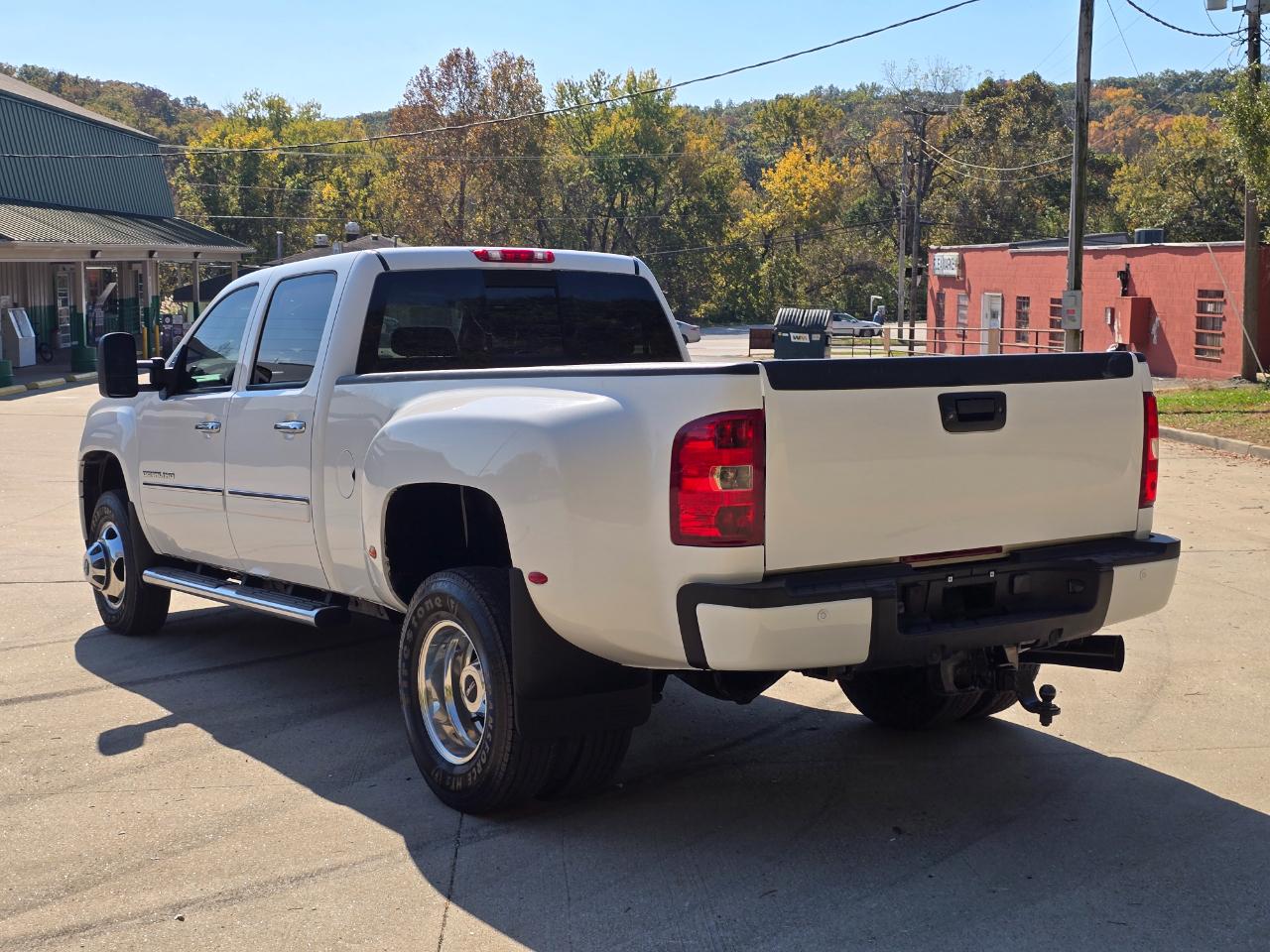 GMC Sierra 3500HD Denali Crew Cab 4WD 2013