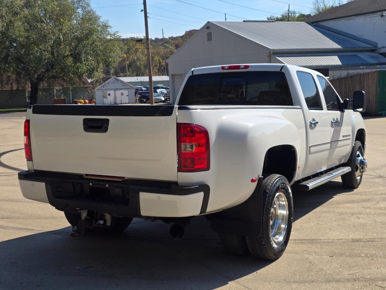 GMC Sierra 3500HD Denali Crew Cab 4WD 2013