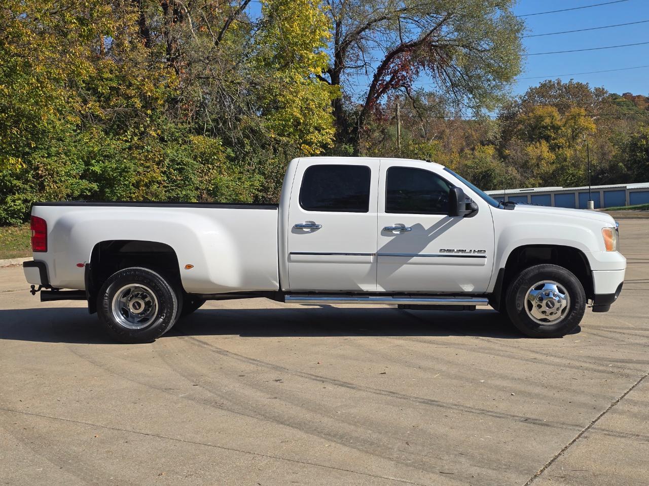 GMC Sierra 3500HD Denali Crew Cab 4WD 2013