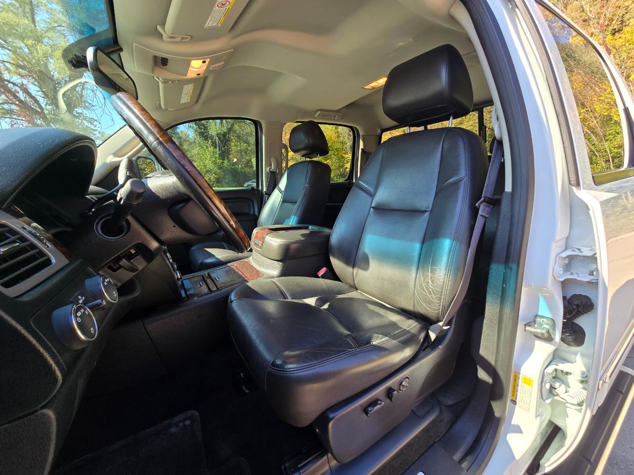 GMC Sierra 3500HD Denali Crew Cab 4WD 2013
