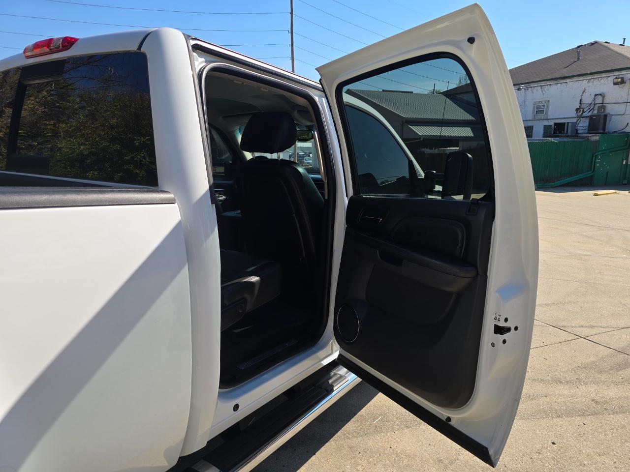 GMC Sierra 3500HD Denali Crew Cab 4WD 2013