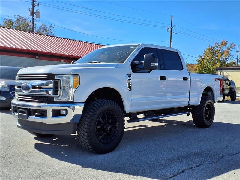 Ford F-250 SD XLT Crew Cab 4WD 2017