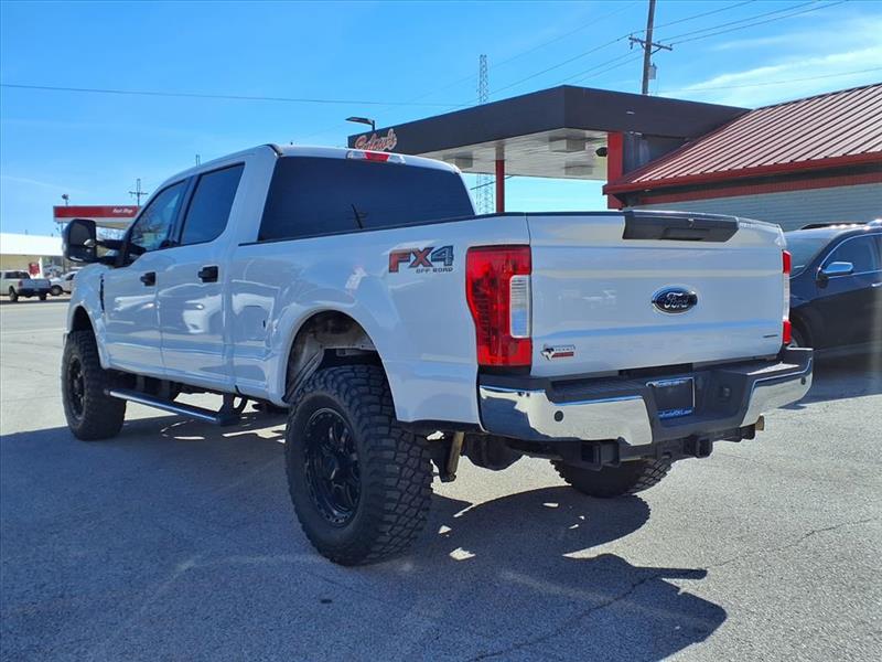 Ford F-250 SD XLT Crew Cab 4WD 2017