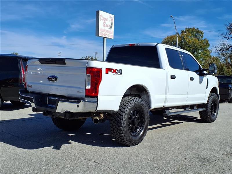 Ford F-250 SD XLT Crew Cab 4WD 2017