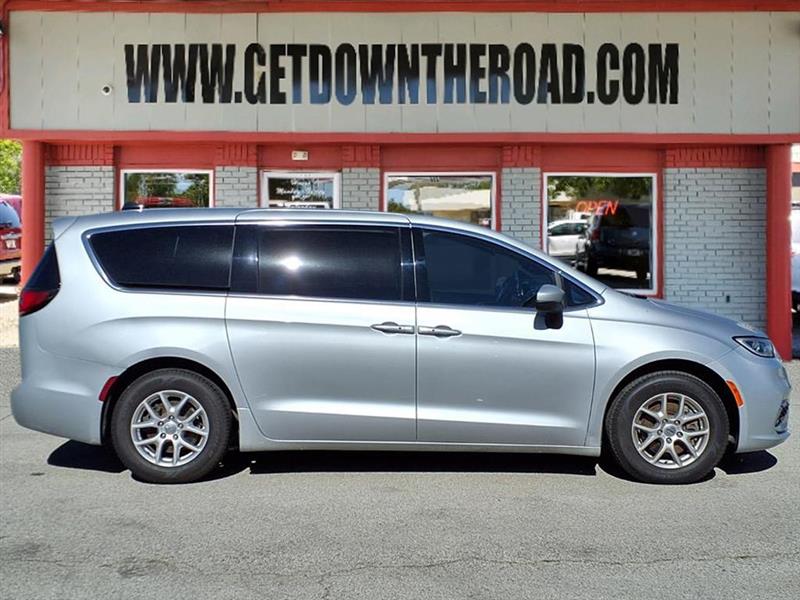 2023 Chrysler Pacifica Touring