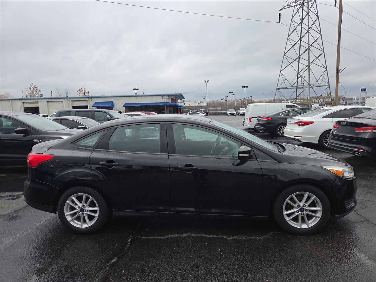 Ford Focus SE Sedan 2017